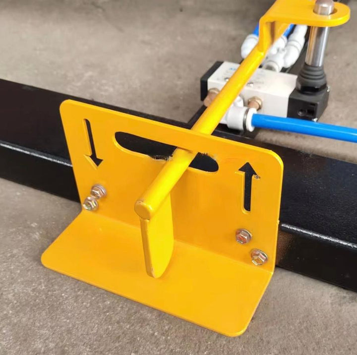 CSM Upholstery lifting table 